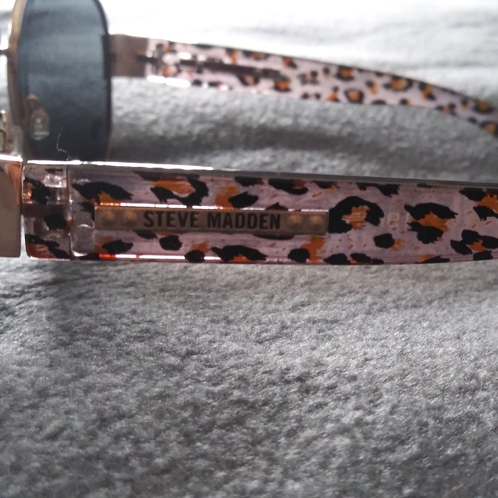 Steve Madden sunglasses